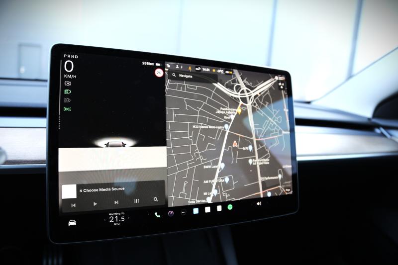 Tesla - Model 3 - pic16