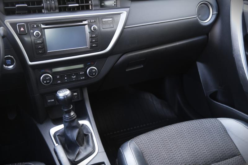 Toyota - Auris - pic9