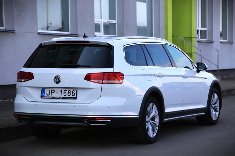 Volkswagen - Passat - pic6