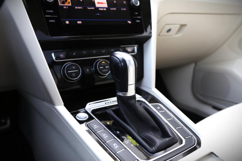 Volkswagen - Passat - pic10