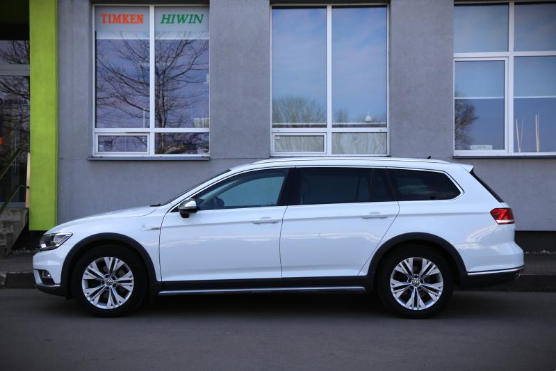 Volkswagen - Passat - pic2