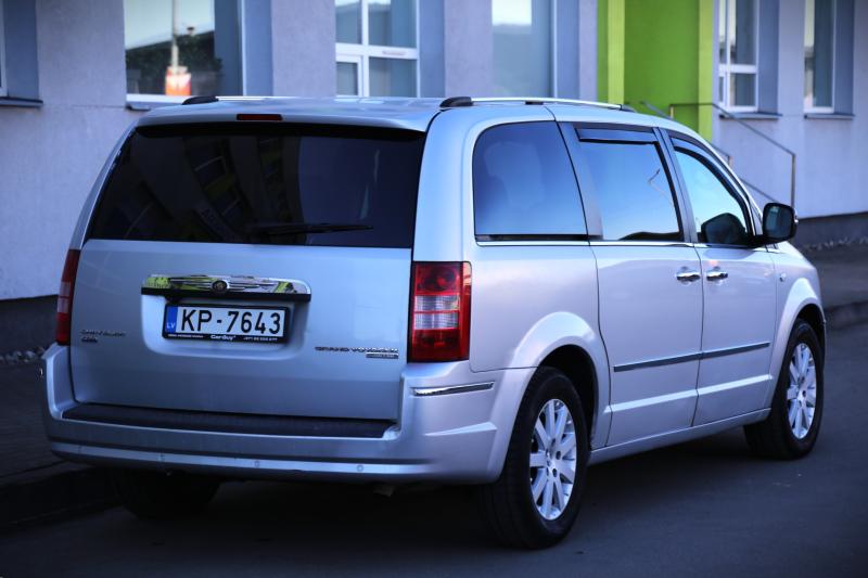 Chrysler - Grand Voyager - pic6