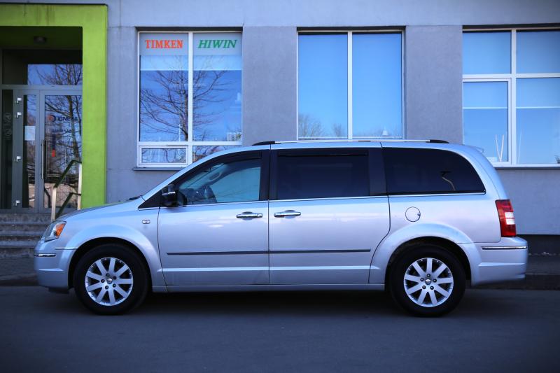 Chrysler - Grand Voyager - pic2