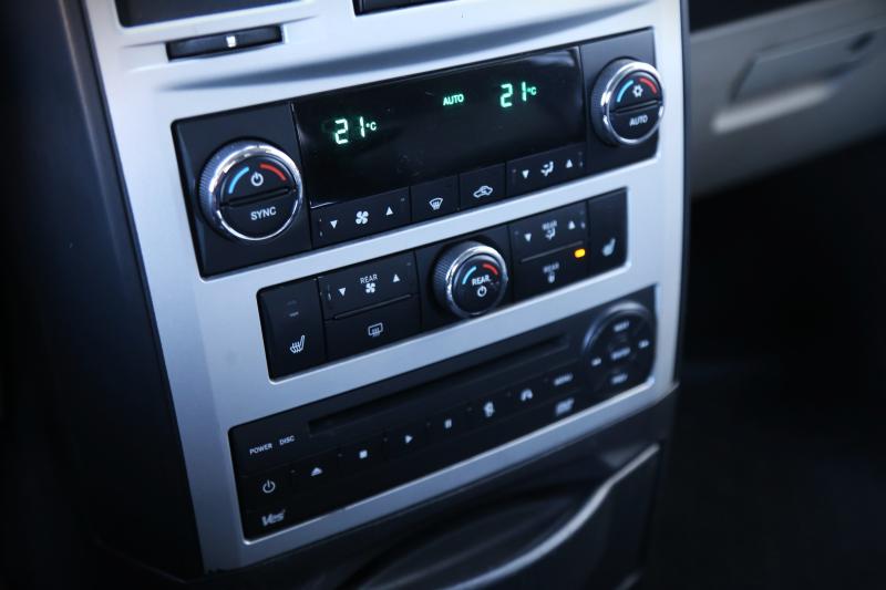 Chrysler - Grand Voyager - pic9